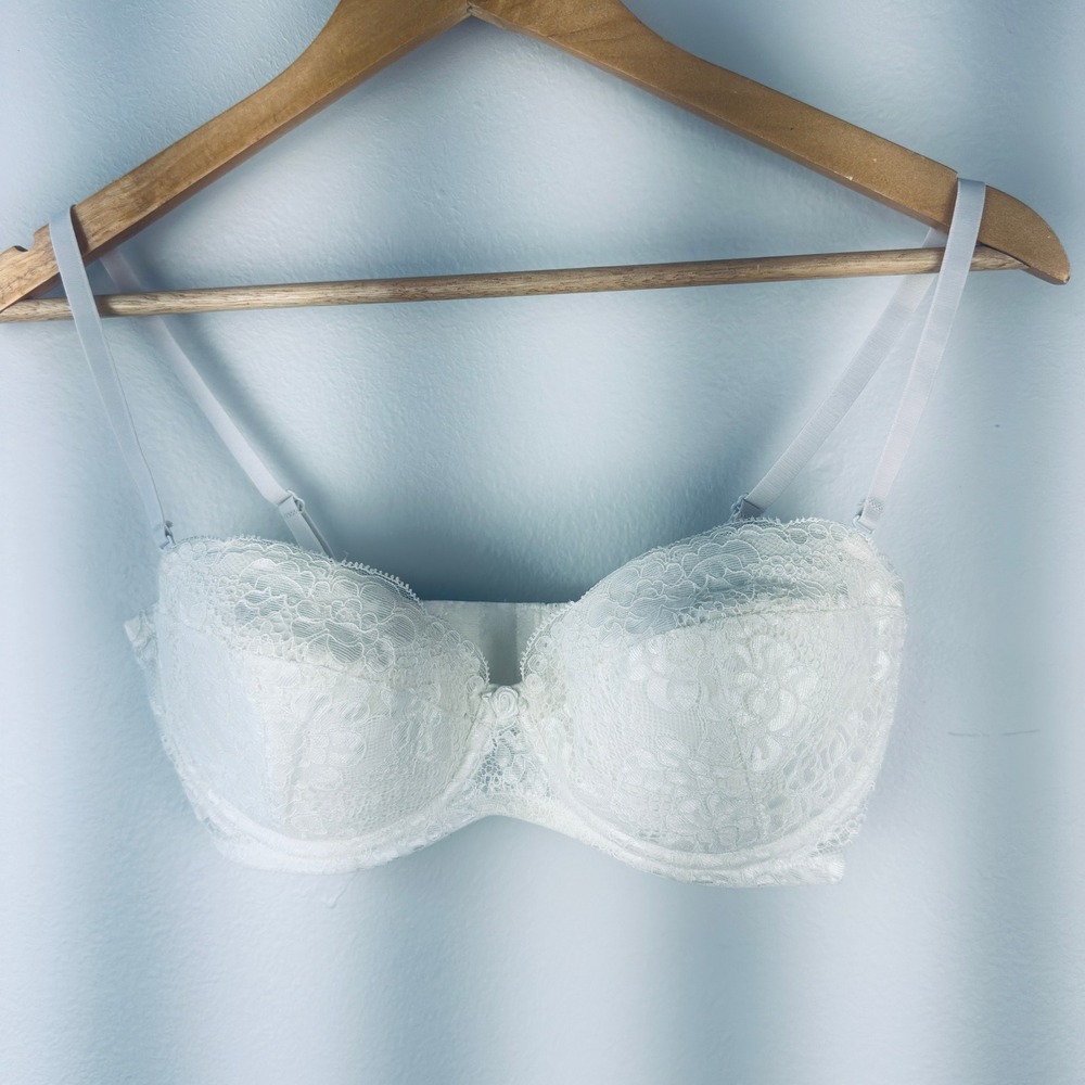 Vintage Y2K Victoria's Secret White Lace Balconette Bra 36C Style 2015 Thailand